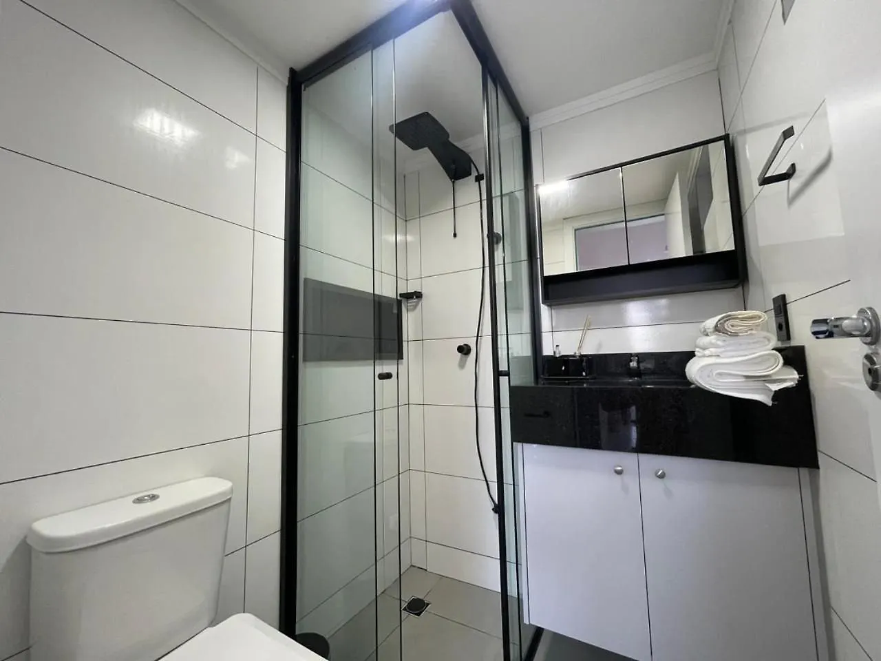 Refugio Minimalista: Elegancia Em Cada Detalhe 0*, Joinville Brazil