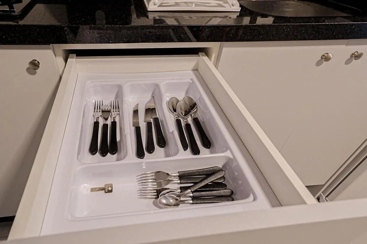 Refugio Minimalista: Elegancia Em Cada Detalhe 0*, Joinville