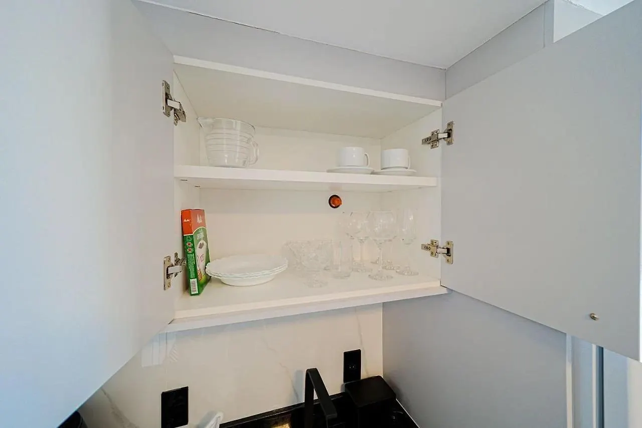 Refugio Minimalista: Elegancia Em Cada Detalhe 0*, Joinville