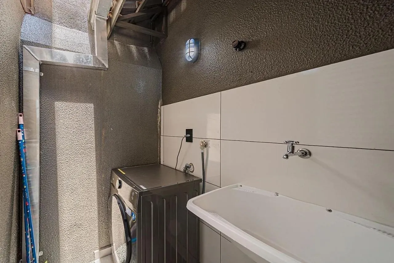 Refugio Minimalista: Elegancia Em Cada Detalhe Apartment
