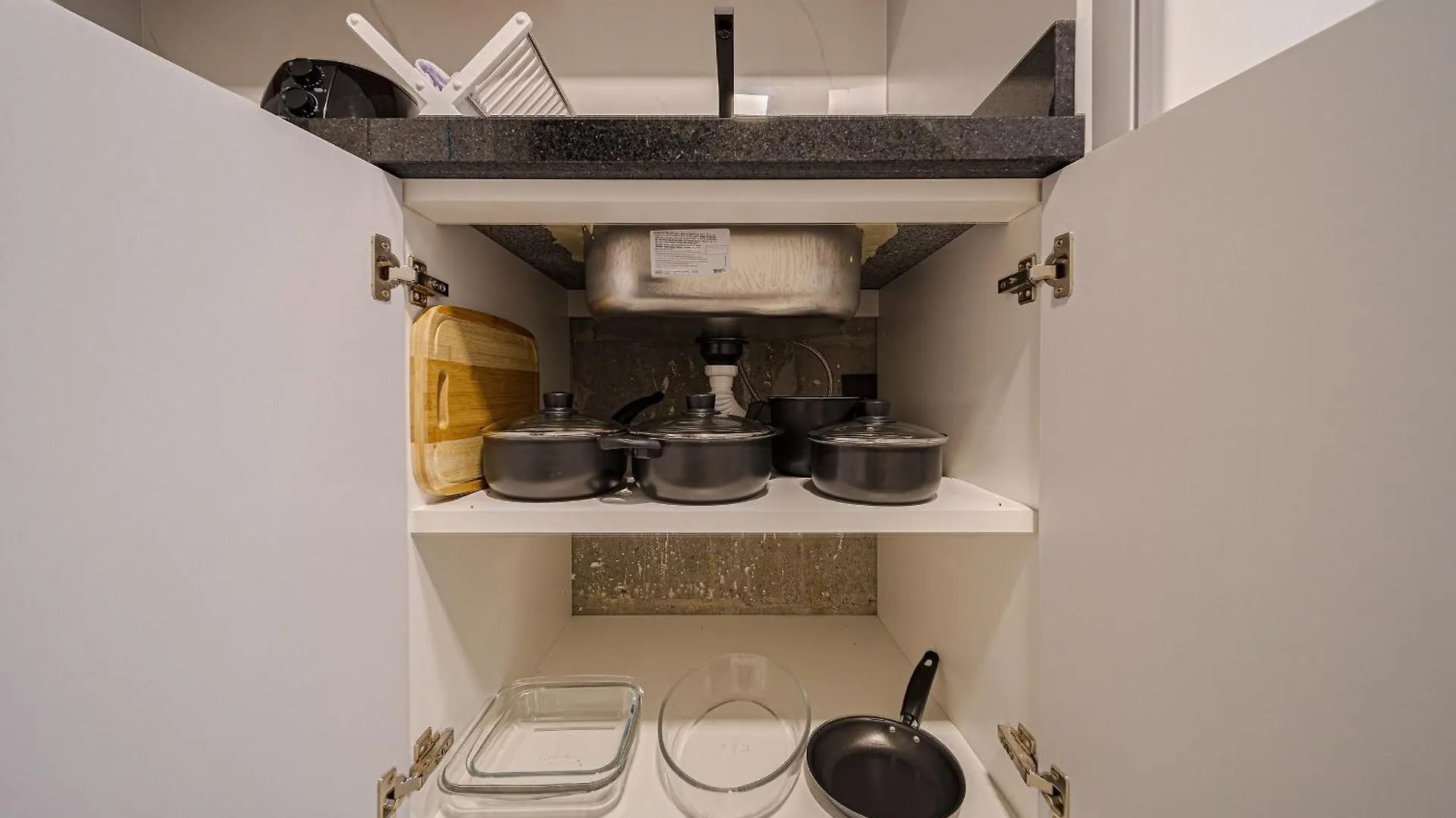 Refugio Minimalista: Elegancia Em Cada Detalhe Apartment